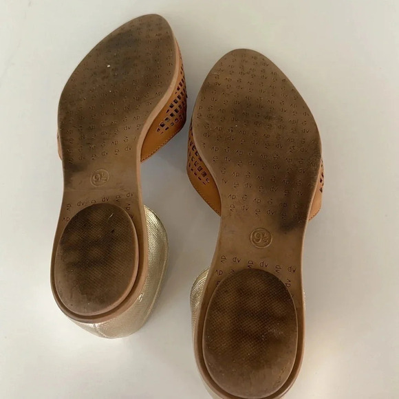 Women’s Shoes - Picture 5 of 6